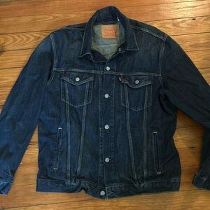 Levi’s trucker denim jean jacket dark Wash